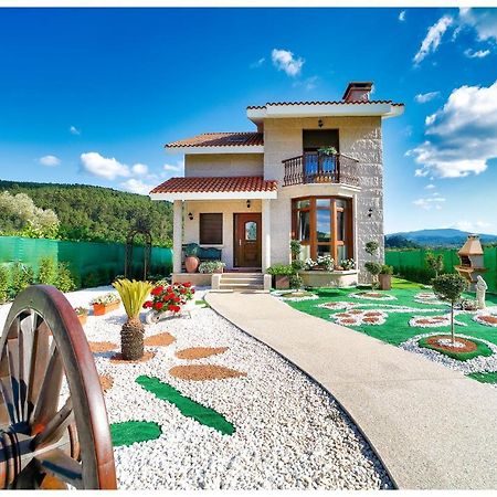 Casa Victoria Garden Con Jacuzzi Y Piscina Villa Caldas De Reis Ngoại thất bức ảnh